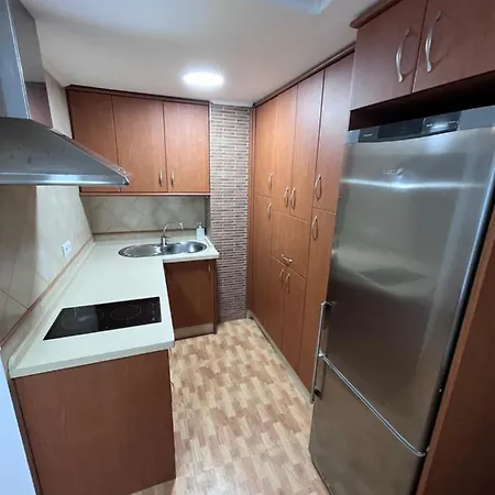 Gatu Elvira Junto Al Hospital Y Playa 2 Dormit Y 2 Banos, Preferente Mayores De 25 Anos Y Familias * 加的斯