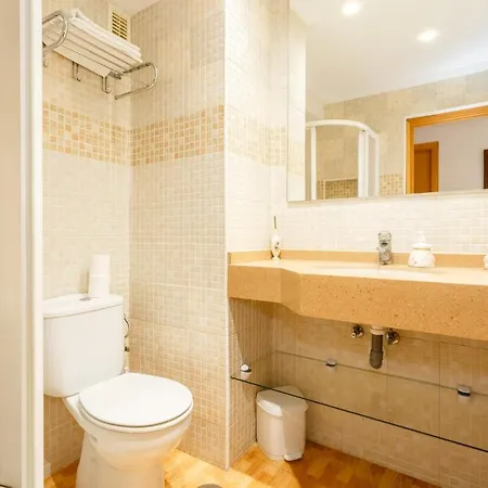 公寓 Gatu Elvira Junto Al Hospital Y Playa 2 Dormit Y 2 Banos, Preferente Mayores De 25 Anos Y Familias *